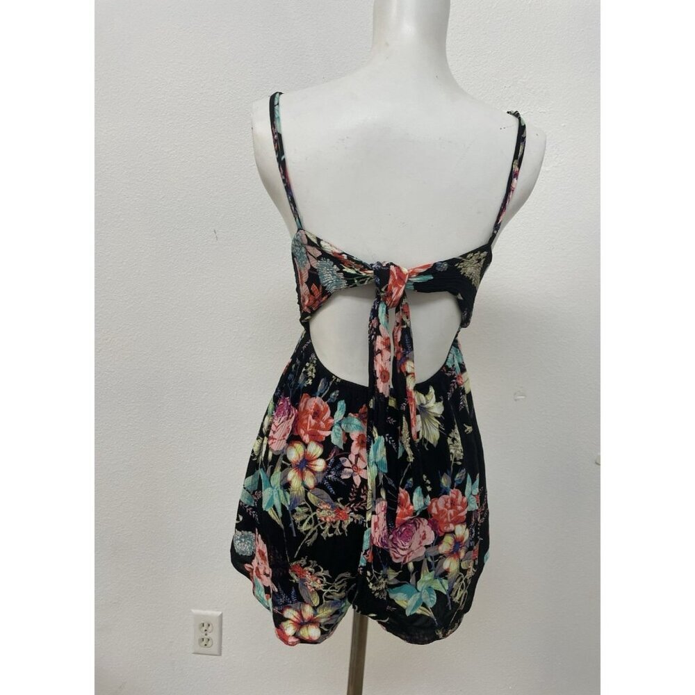 ILLA ILLA Romper Spaghetti Strap Tie Back Lined Crochet Halter V Neck Romper Med - Picture 2 of 16
